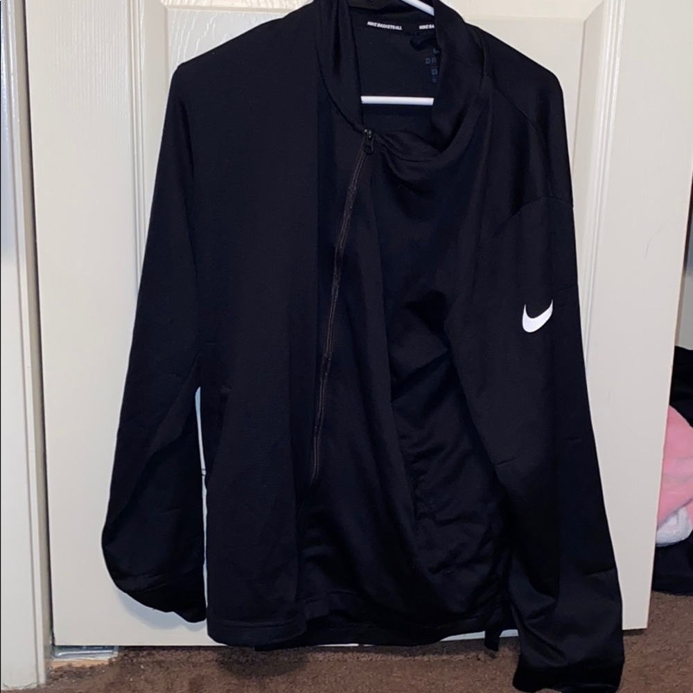 Black Nike basketball jacket